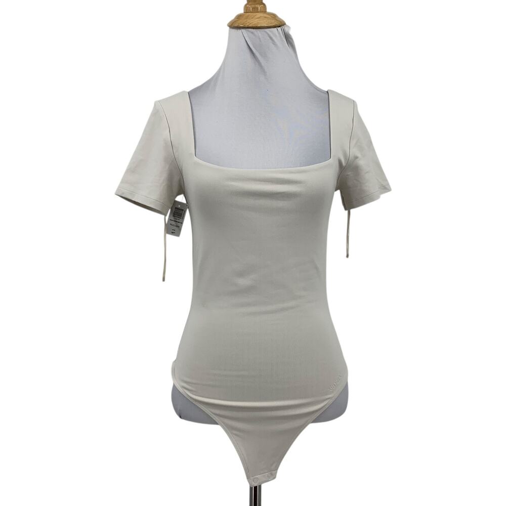 Contour Bodysuit Womens M Medium Matte Pearl Square Neck Short Sleeve Aritzia